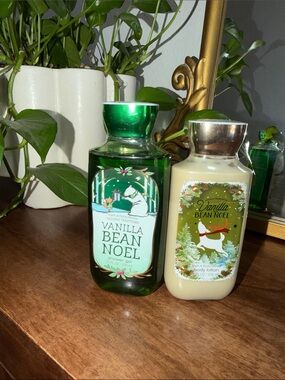 Bath & Body Works Vanilla Bean Noel Shower Gel & Body Lotion - Green & Cream
